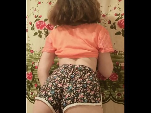 ❤️ seksi genç bebeğim soyunma kapalı onu şort üzerinde kamera ☑ Seks videosu tr.sexera.ru ﹏