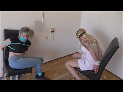 ❤️ Bağımlı / bağlı ve ağzı tıkalı / sıkıntı içinde küçük hanım ☑ Seks videosu tr.sexera.ru ﹏
